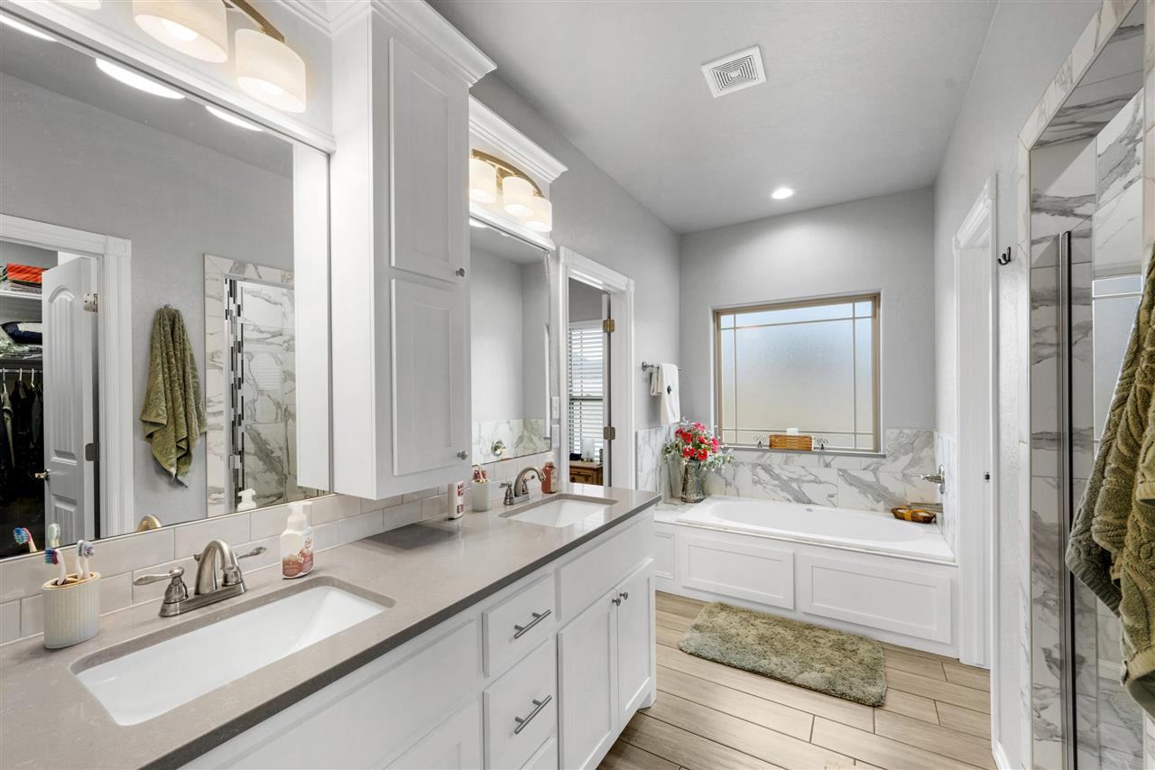 13111 Bentley Dr, Elgin, OK, 73538