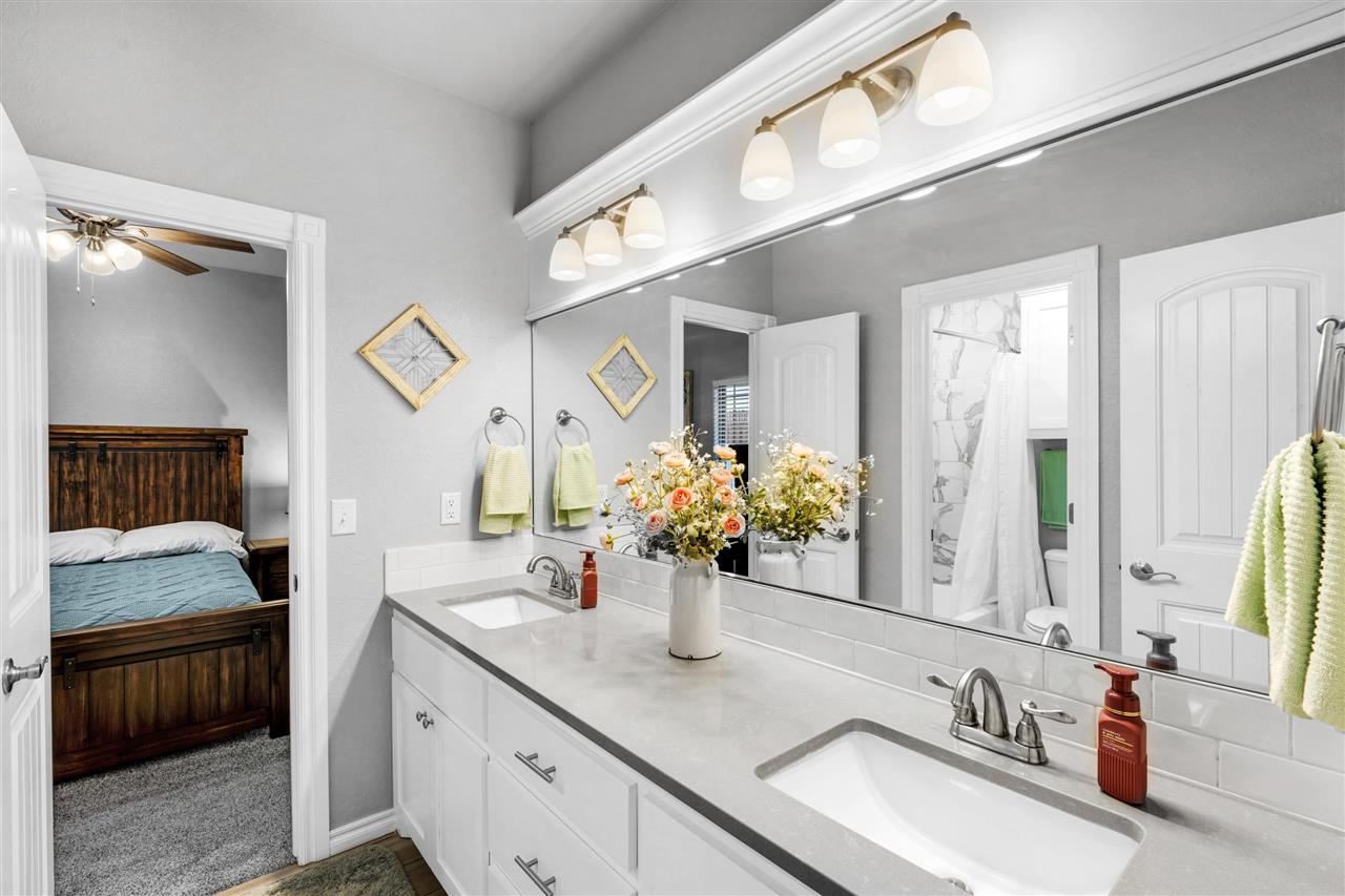 13111 Bentley Dr, Elgin, OK, 73538