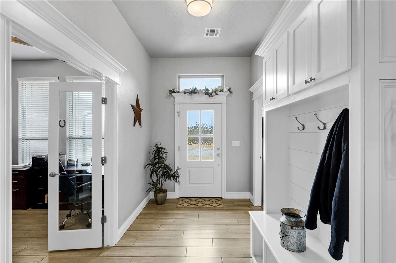 13111 Bentley Dr, Elgin, OK, 73538