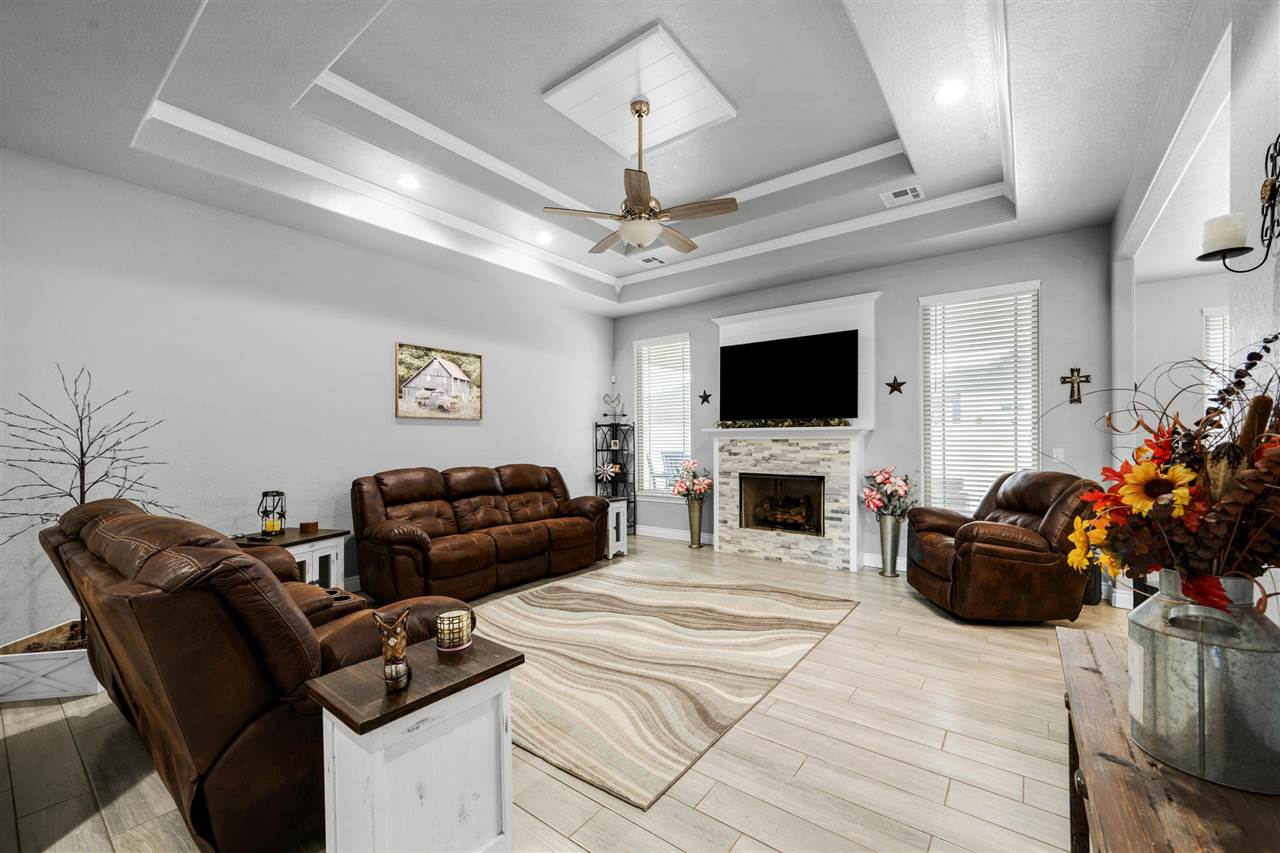 13111 Bentley Dr, Elgin, OK, 73538