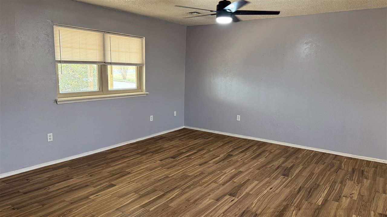 491 Holstein Circle, Sterling, OK, 73567
