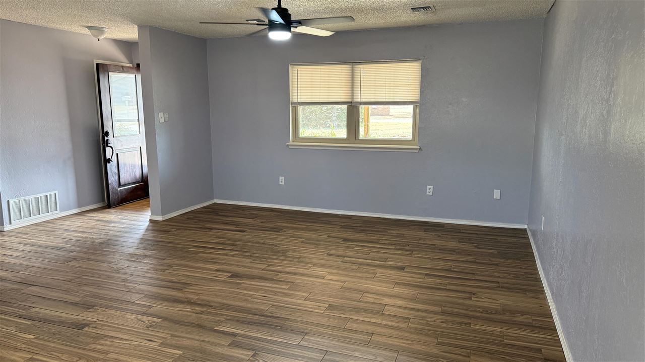491 Holstein Circle, Sterling, OK, 73567