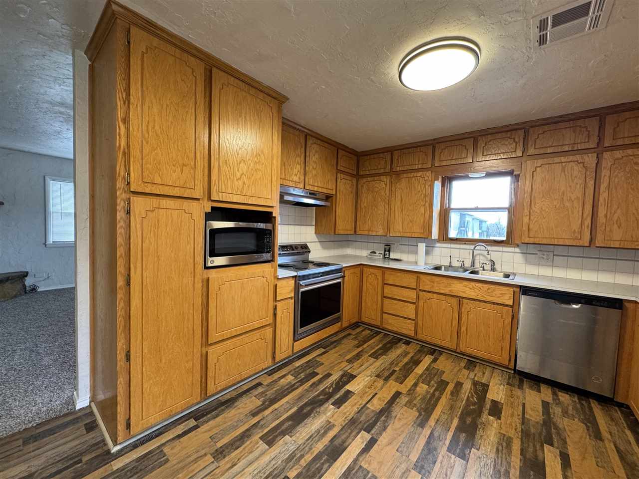 206 C Ave, Cache, OK, 73527