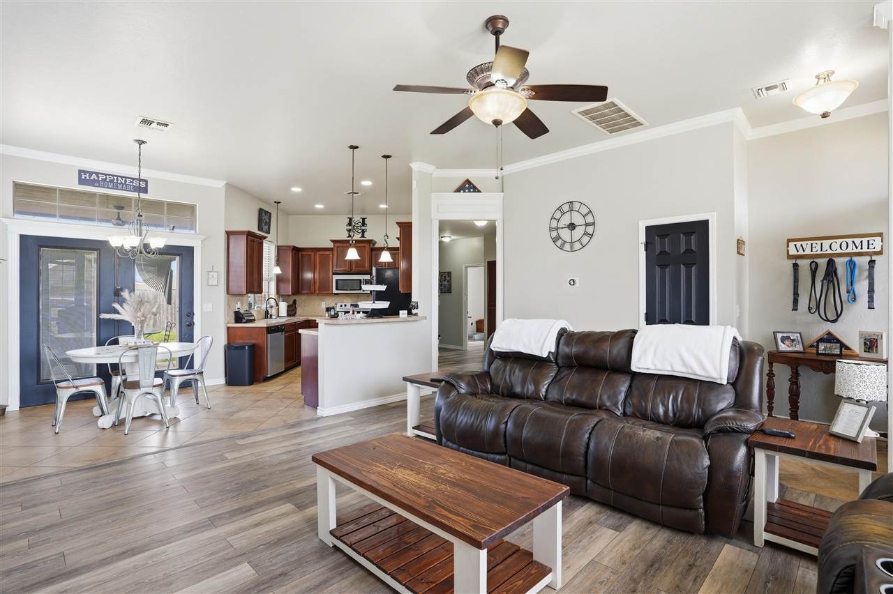 205 NW Cherry Ave, Cache, OK, 73527