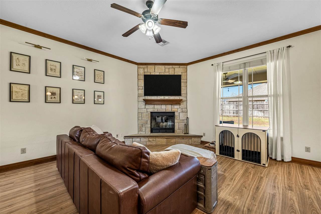 1420 Limestone Way, Elgin, OK, 73538-1401