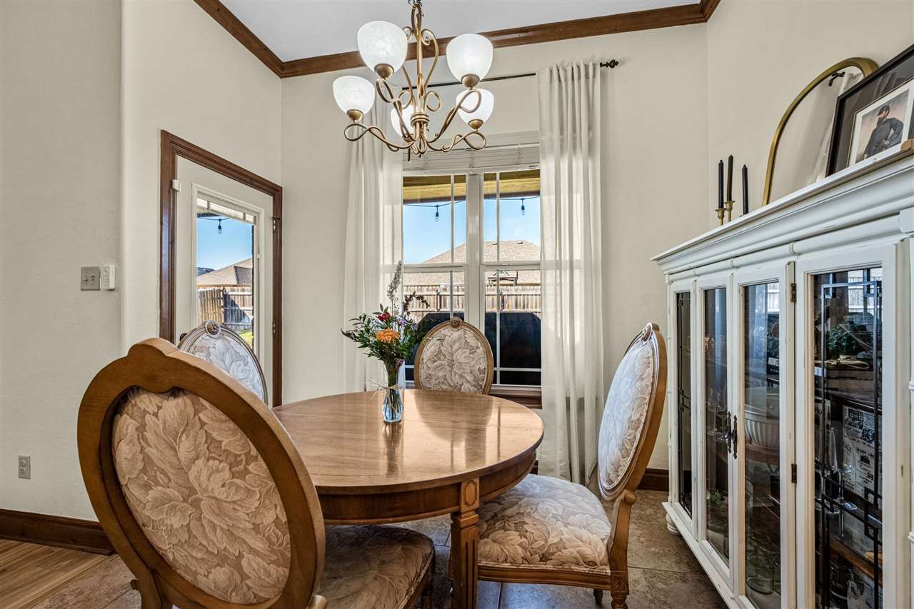 1420 Limestone Way, Elgin, OK, 73538-1401