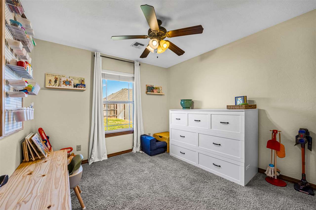 1420 Limestone Way, Elgin, OK, 73538-1401