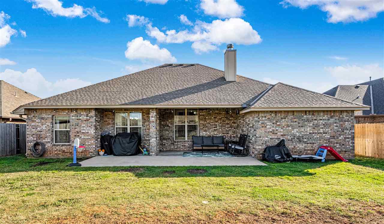 1420 Limestone Way, Elgin, OK, 73538-1401