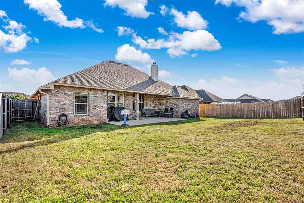 1420 Limestone Way, Elgin, OK, 73538-1401