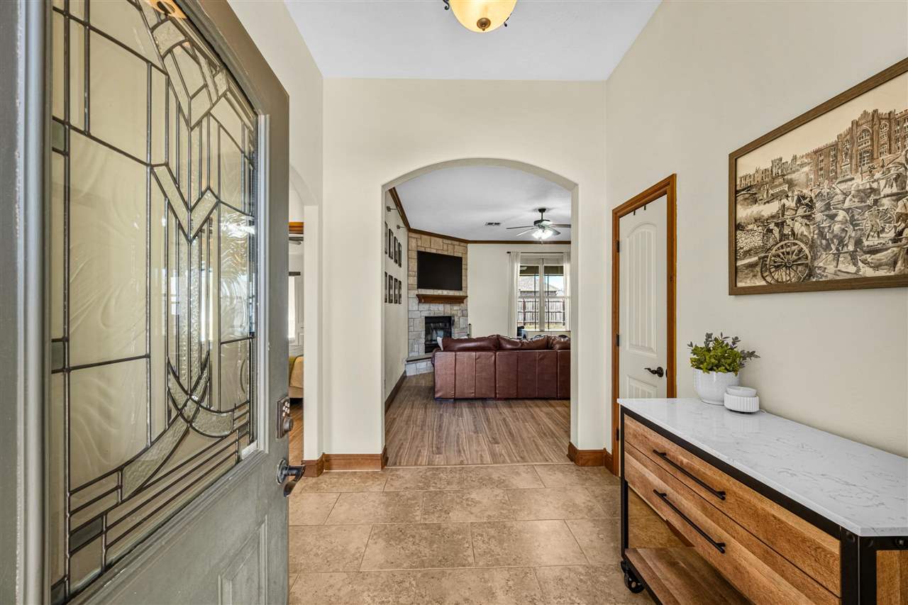 1420 Limestone Way, Elgin, OK, 73538-1401