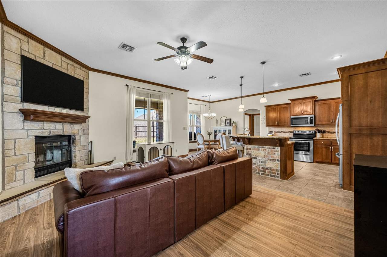 1420 Limestone Way, Elgin, OK, 73538-1401