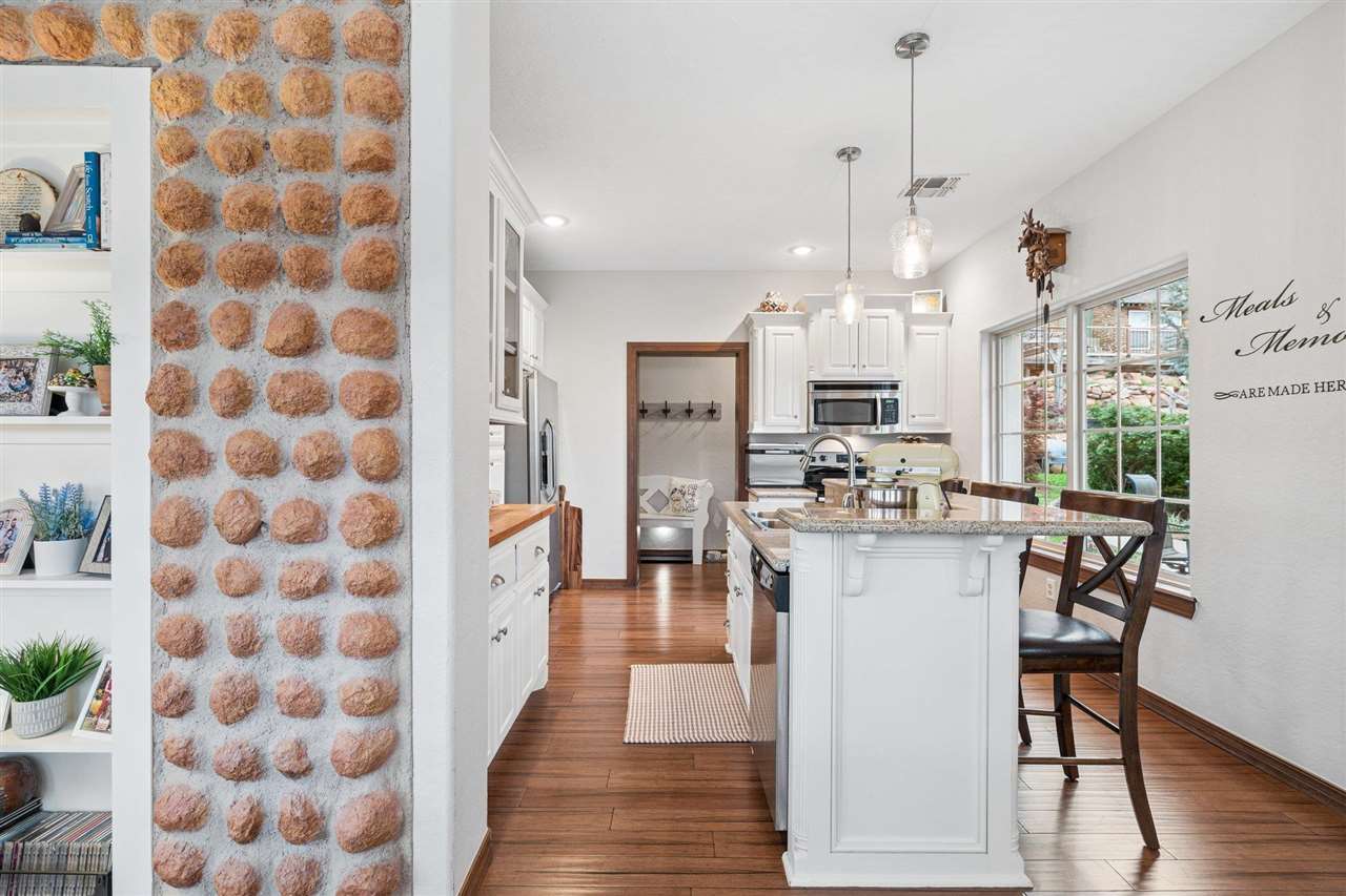 160 West Lake Dr., Medicine Park, OK, 73557