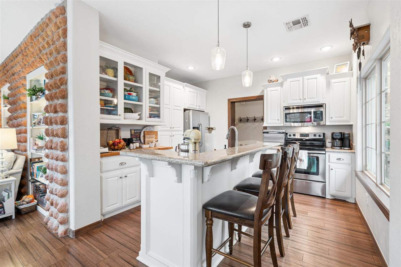 160 West Lake Dr., Medicine Park, OK, 73557