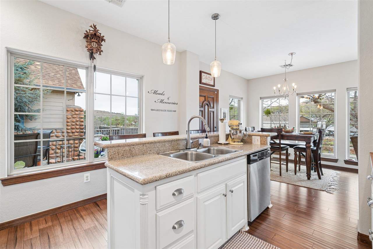 160 West Lake Dr., Medicine Park, OK, 73557