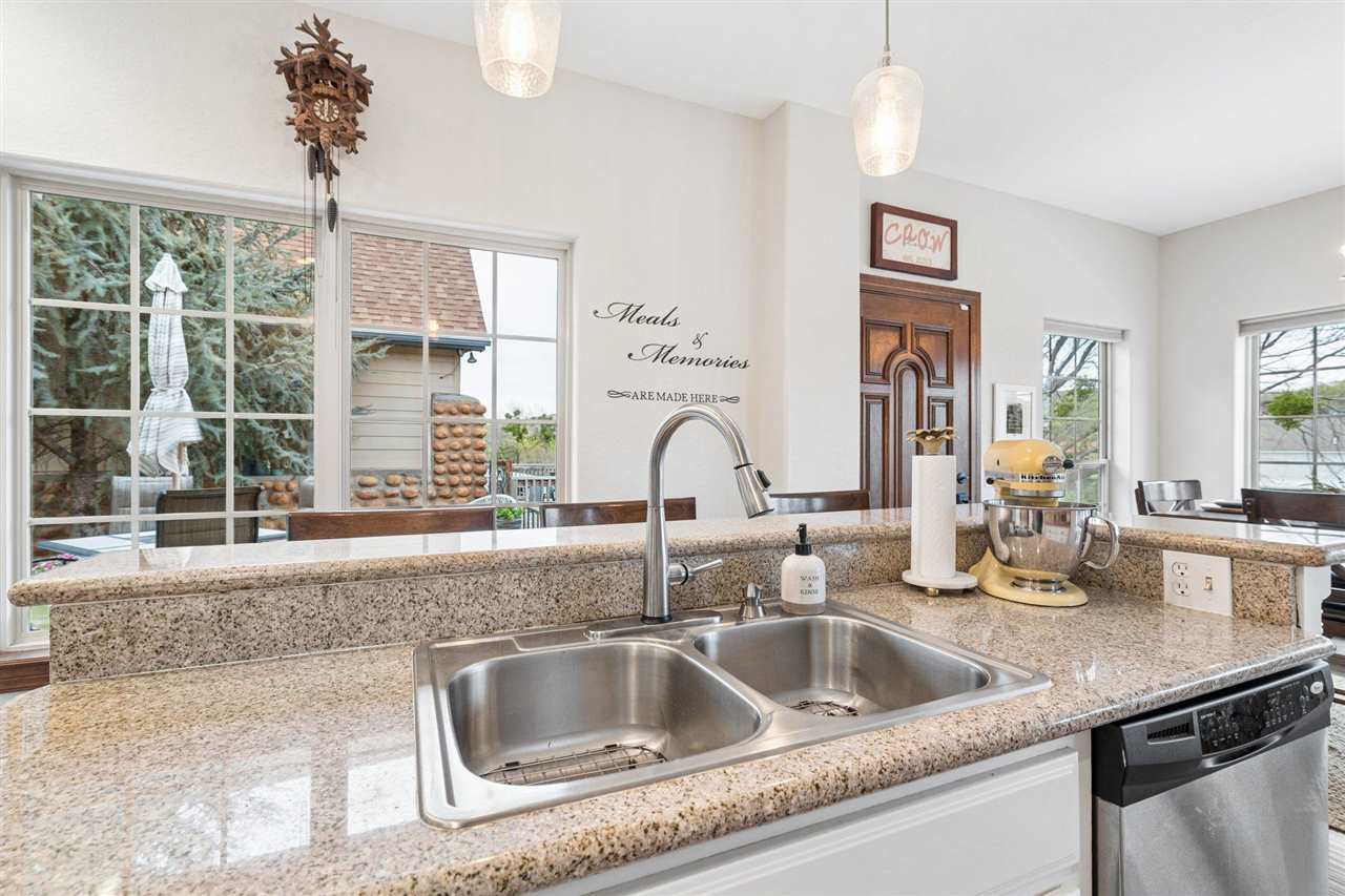 160 West Lake Dr., Medicine Park, OK, 73557