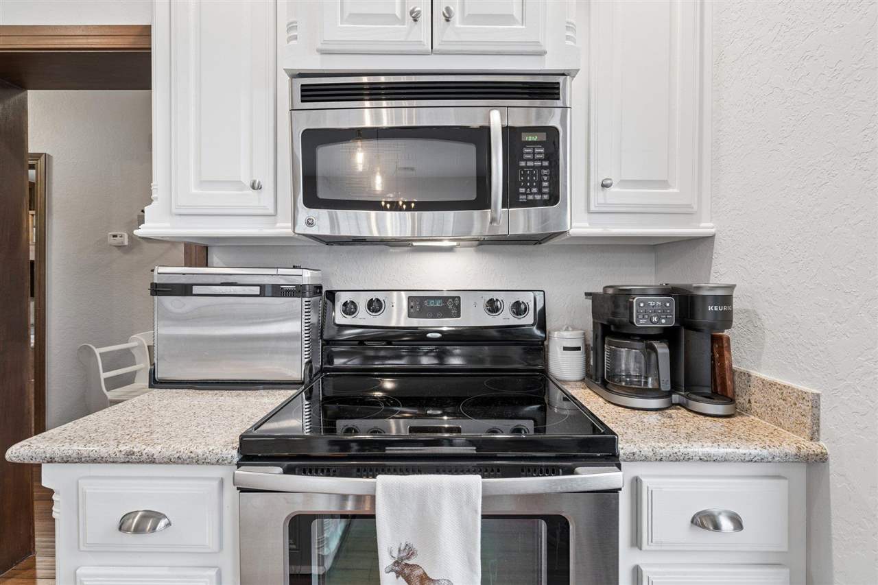 160 West Lake Dr., Medicine Park, OK, 73557