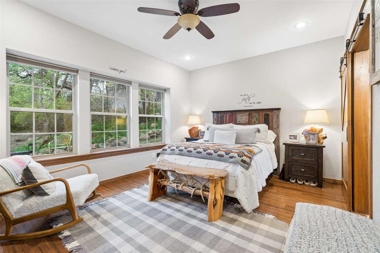 160 West Lake Dr., Medicine Park, OK, 73557