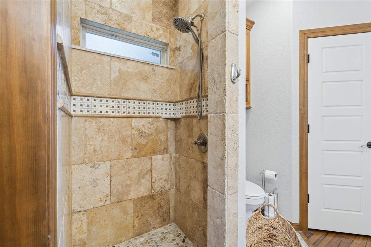 160 West Lake Dr., Medicine Park, OK, 73557