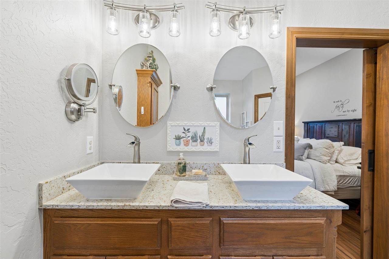 160 West Lake Dr., Medicine Park, OK, 73557