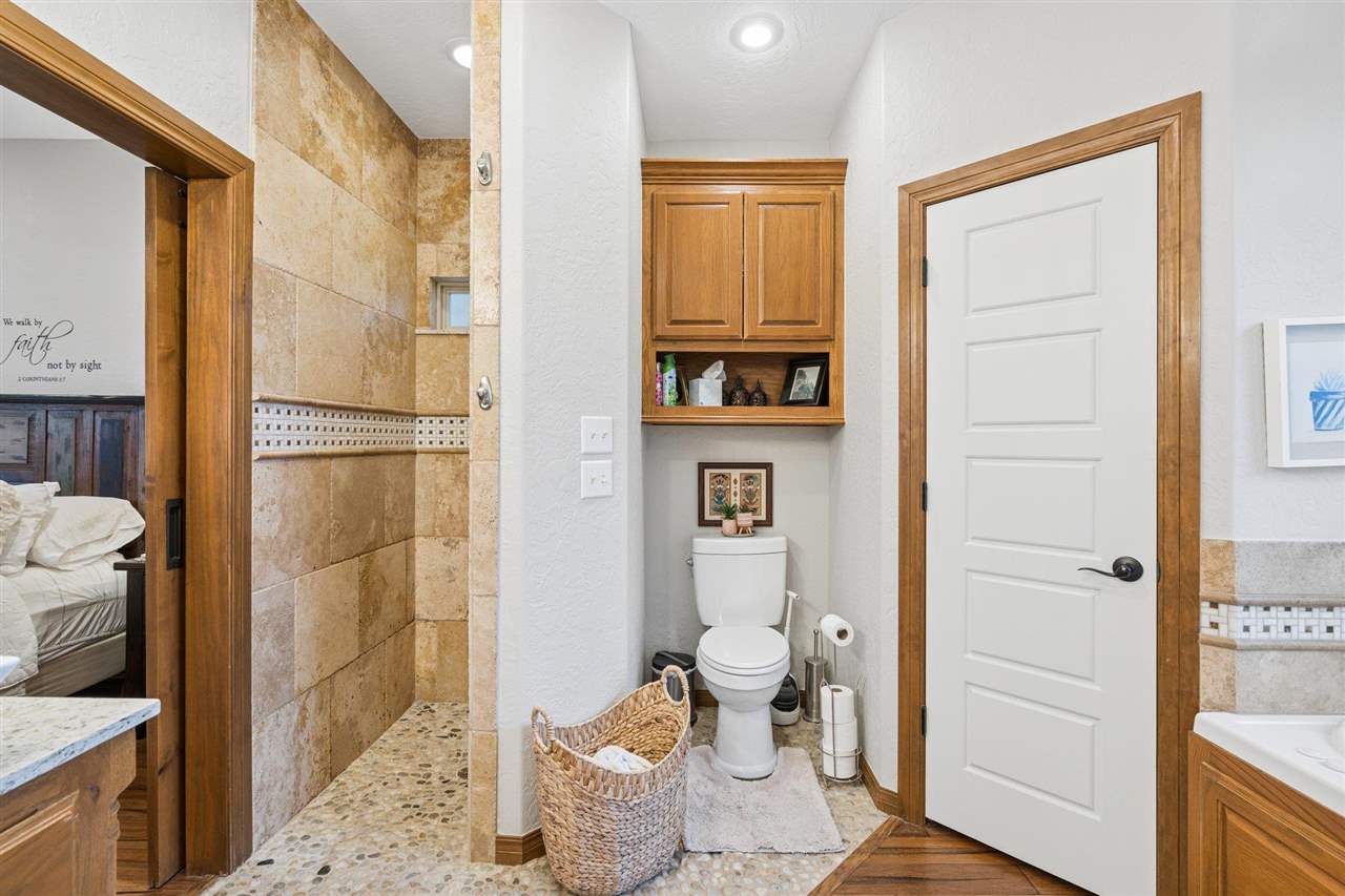 160 West Lake Dr., Medicine Park, OK, 73557