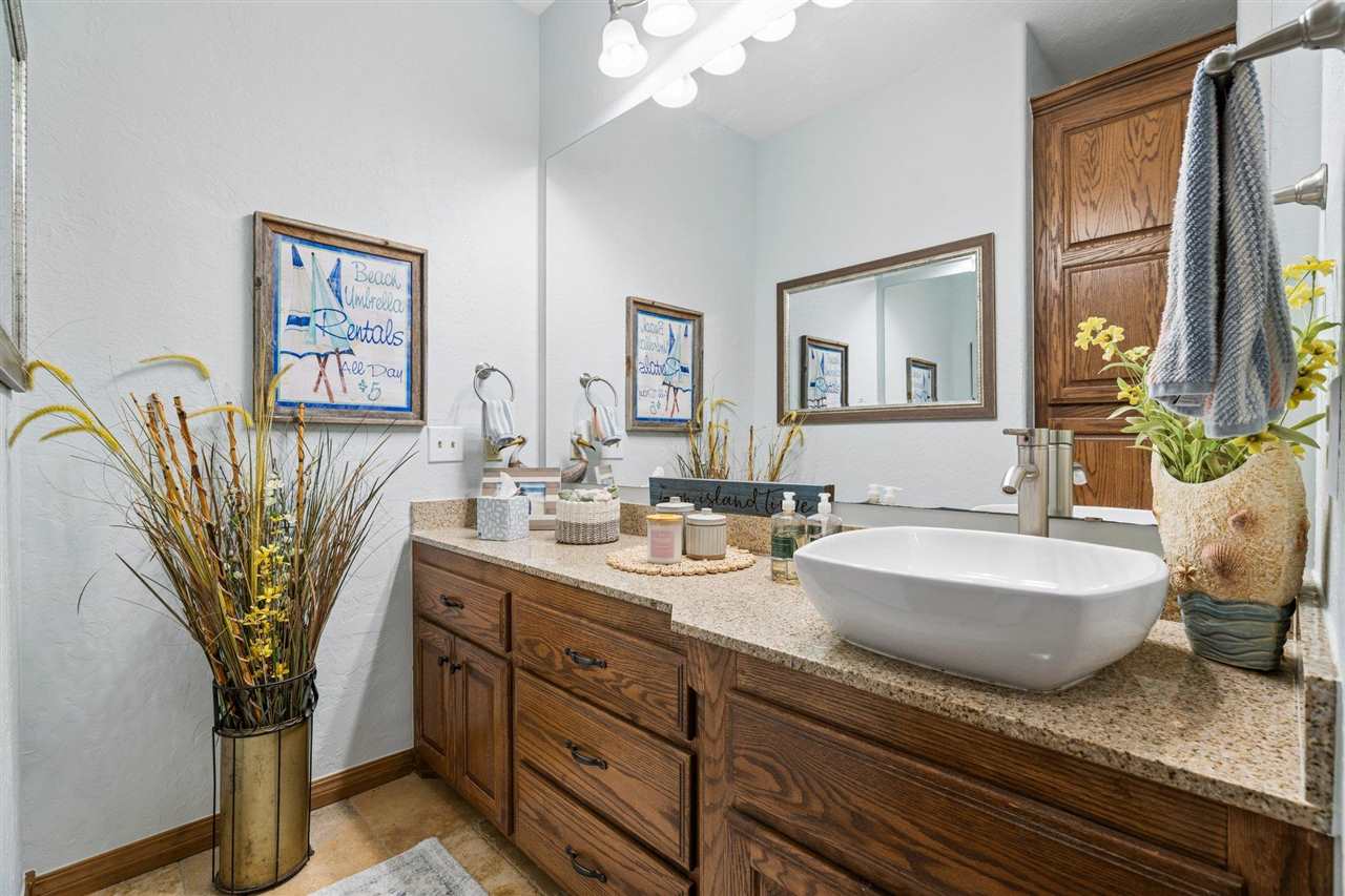 160 West Lake Dr., Medicine Park, OK, 73557