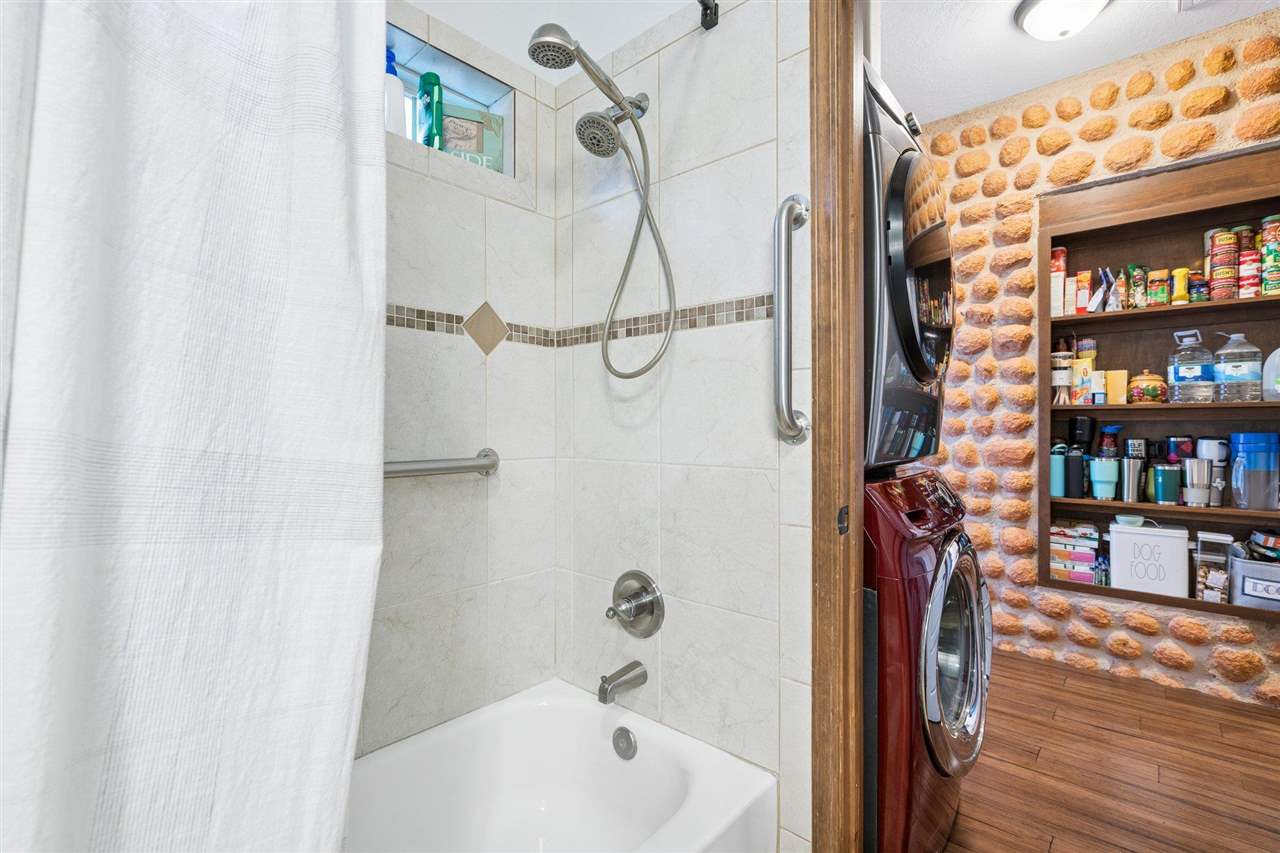 160 West Lake Dr., Medicine Park, OK, 73557