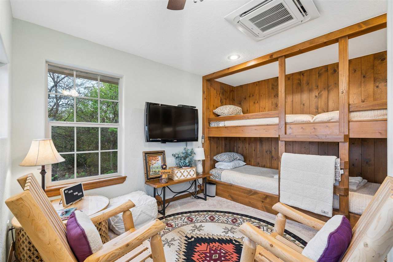 160 West Lake Dr., Medicine Park, OK, 73557