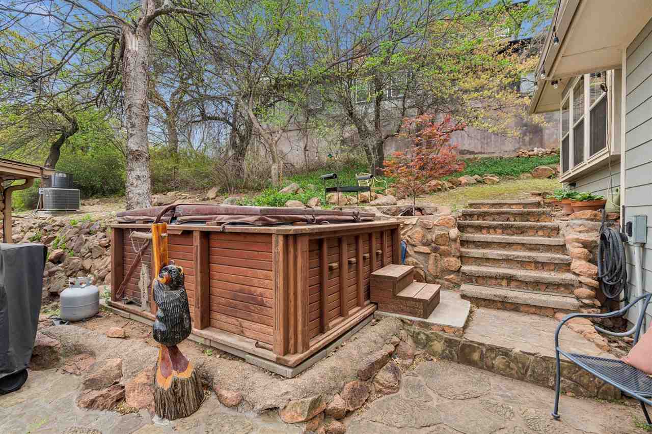 160 West Lake Dr., Medicine Park, OK, 73557