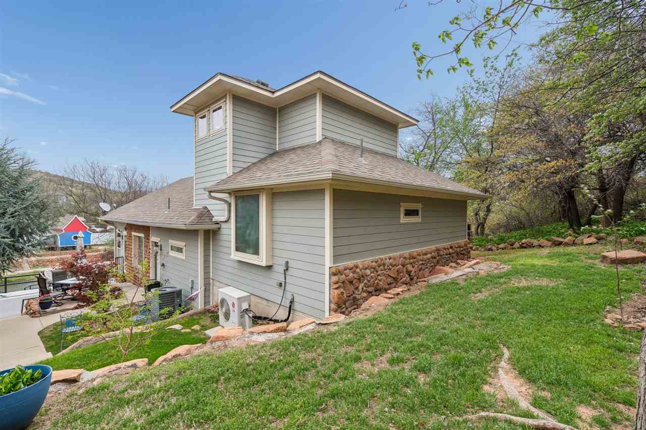 160 West Lake Dr., Medicine Park, OK, 73557