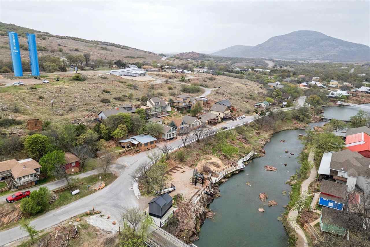 160 West Lake Dr., Medicine Park, OK, 73557