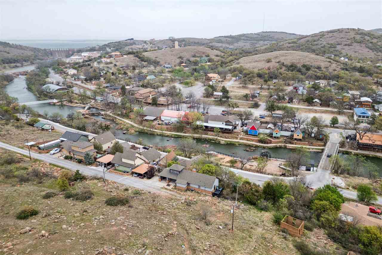 160 West Lake Dr., Medicine Park, OK, 73557