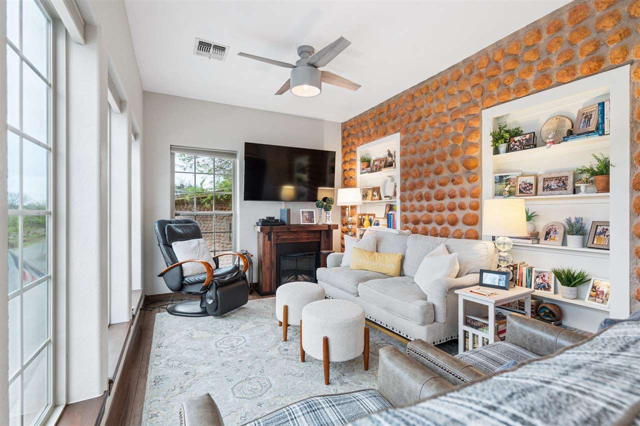 160 West Lake Dr., Medicine Park, OK, 73557