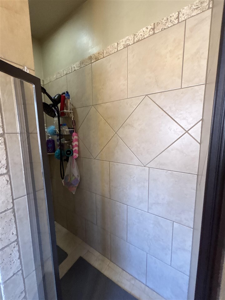 11 NE Summerwood Dr, Elgin, OK, 73538