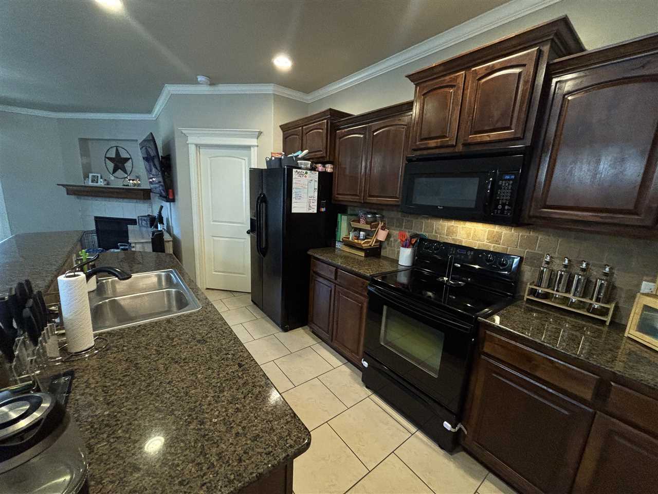 11 NE Summerwood Dr, Elgin, OK, 73538