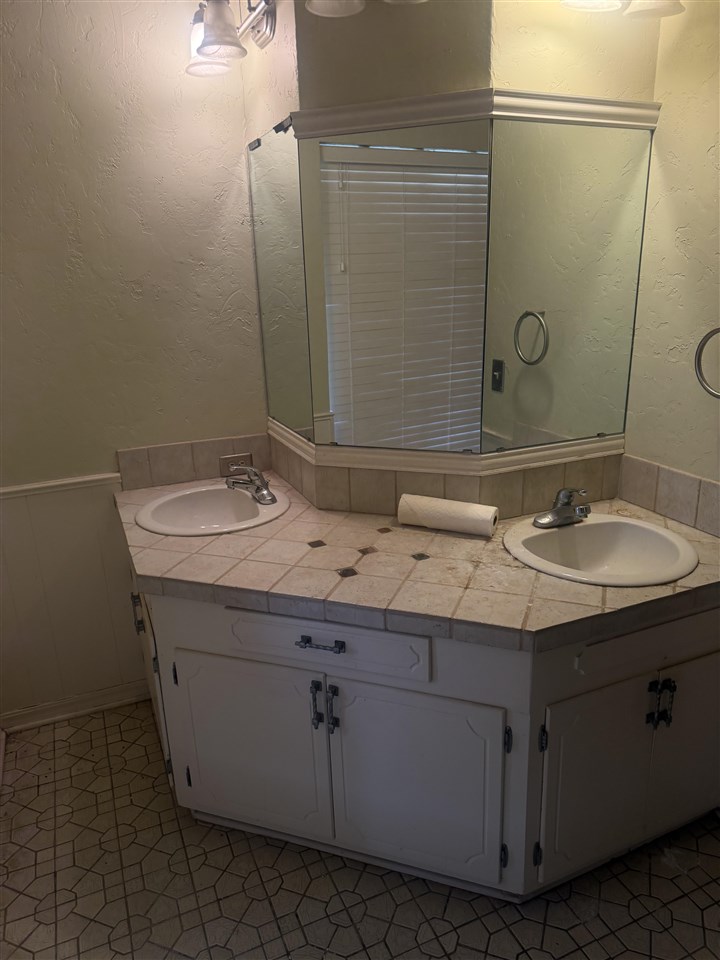 1104 Wall St, Frederick, OK, 73542
