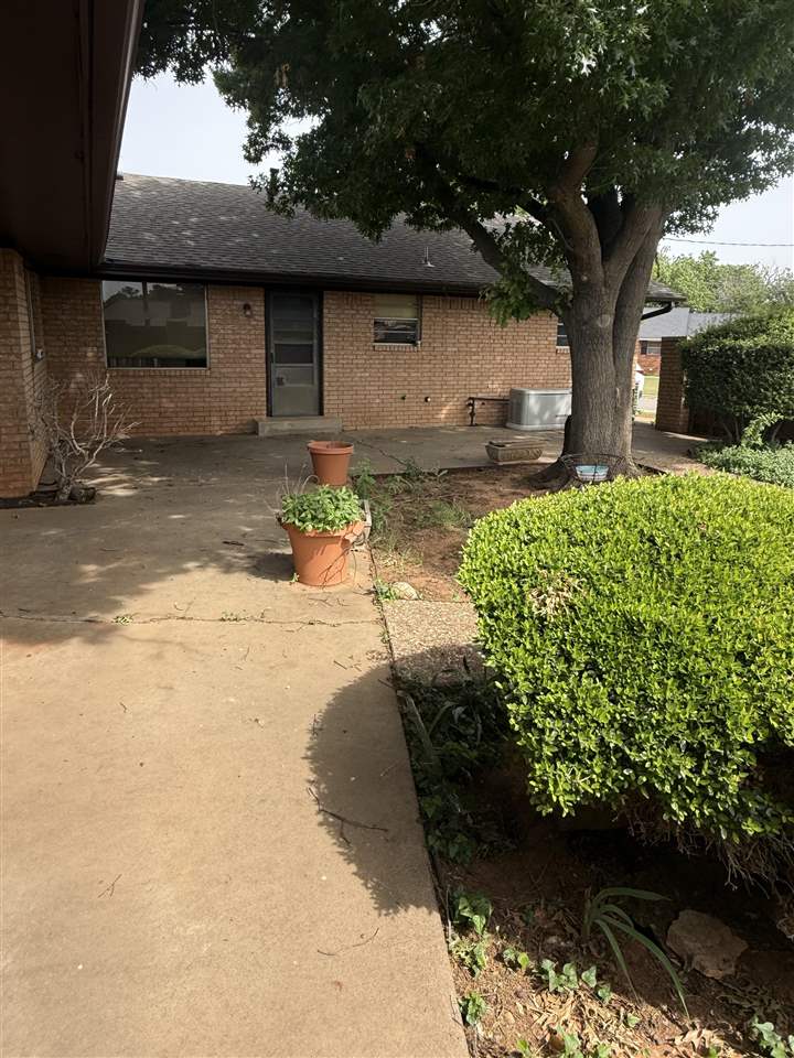 1104 Wall St, Frederick, OK, 73542