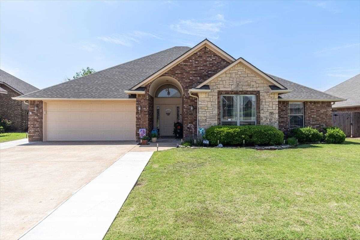 3704 NE Cypress Ln, Lawton, OK, 73505-4208