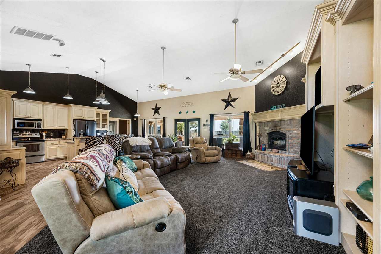 15897 W Gore Blvd, Cache, OK, 73527-3107