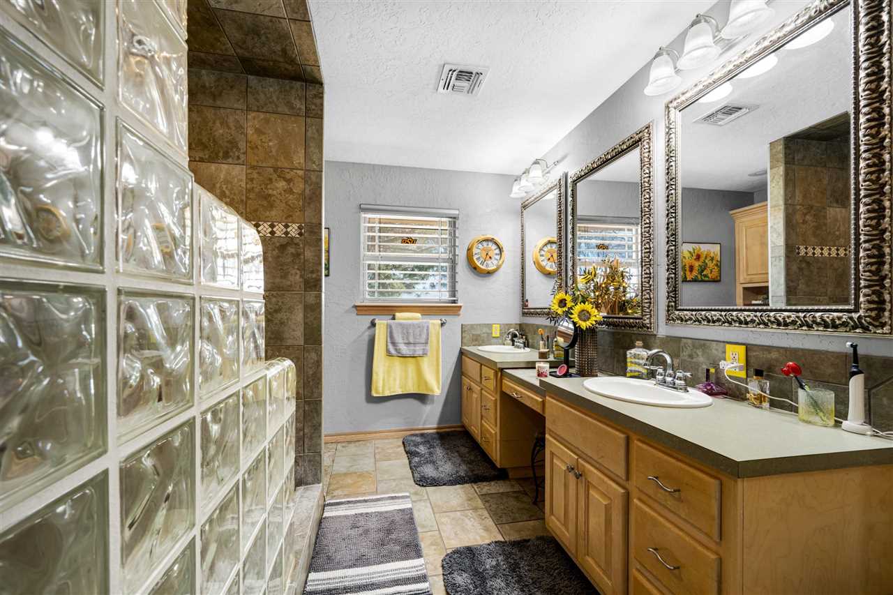15897 W Gore Blvd, Cache, OK, 73527-3107