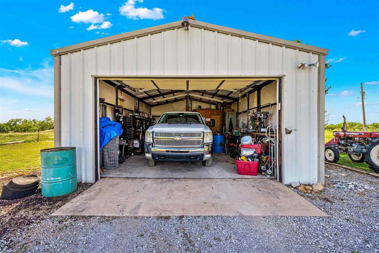 15897 W Gore Blvd, Cache, OK, 73527-3107