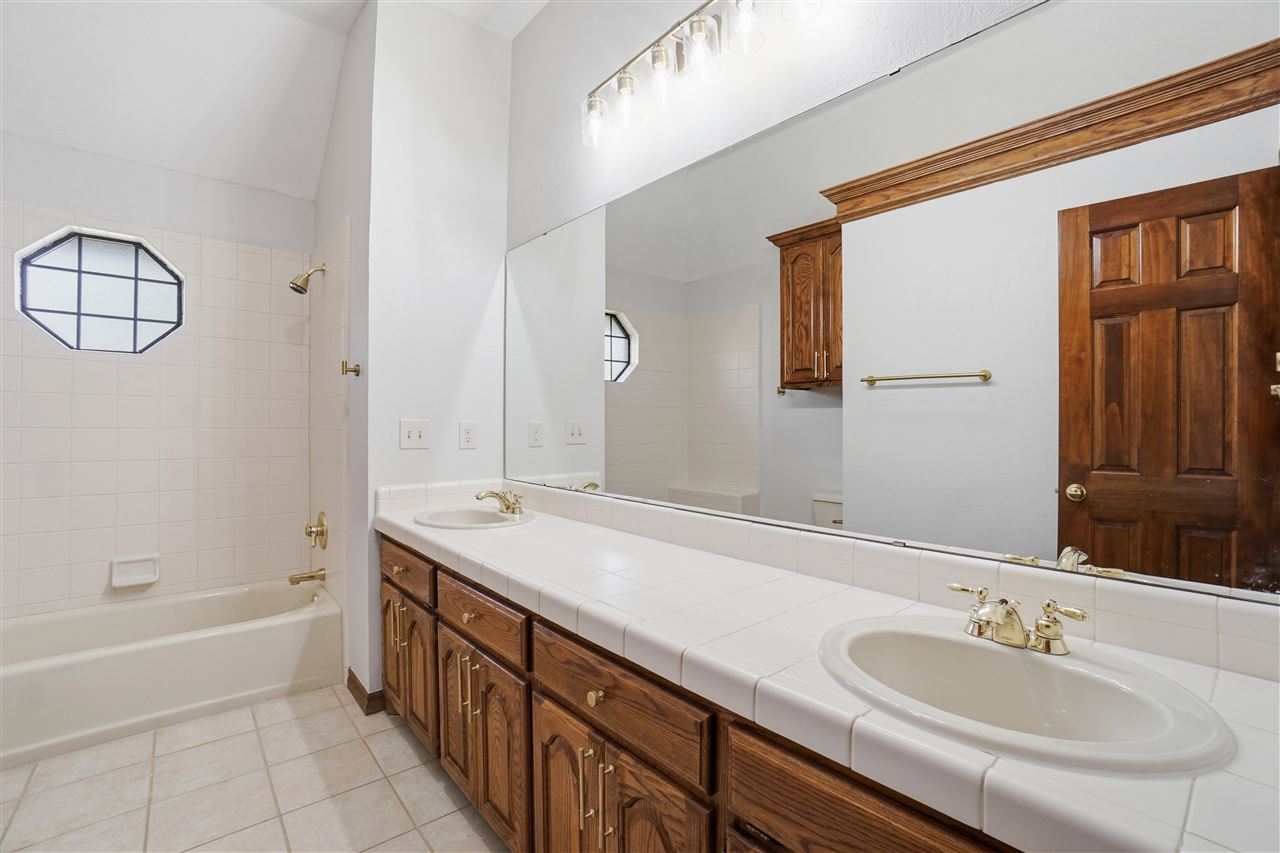 3102 NE Heritage Dr, Lawton, OK, 73507