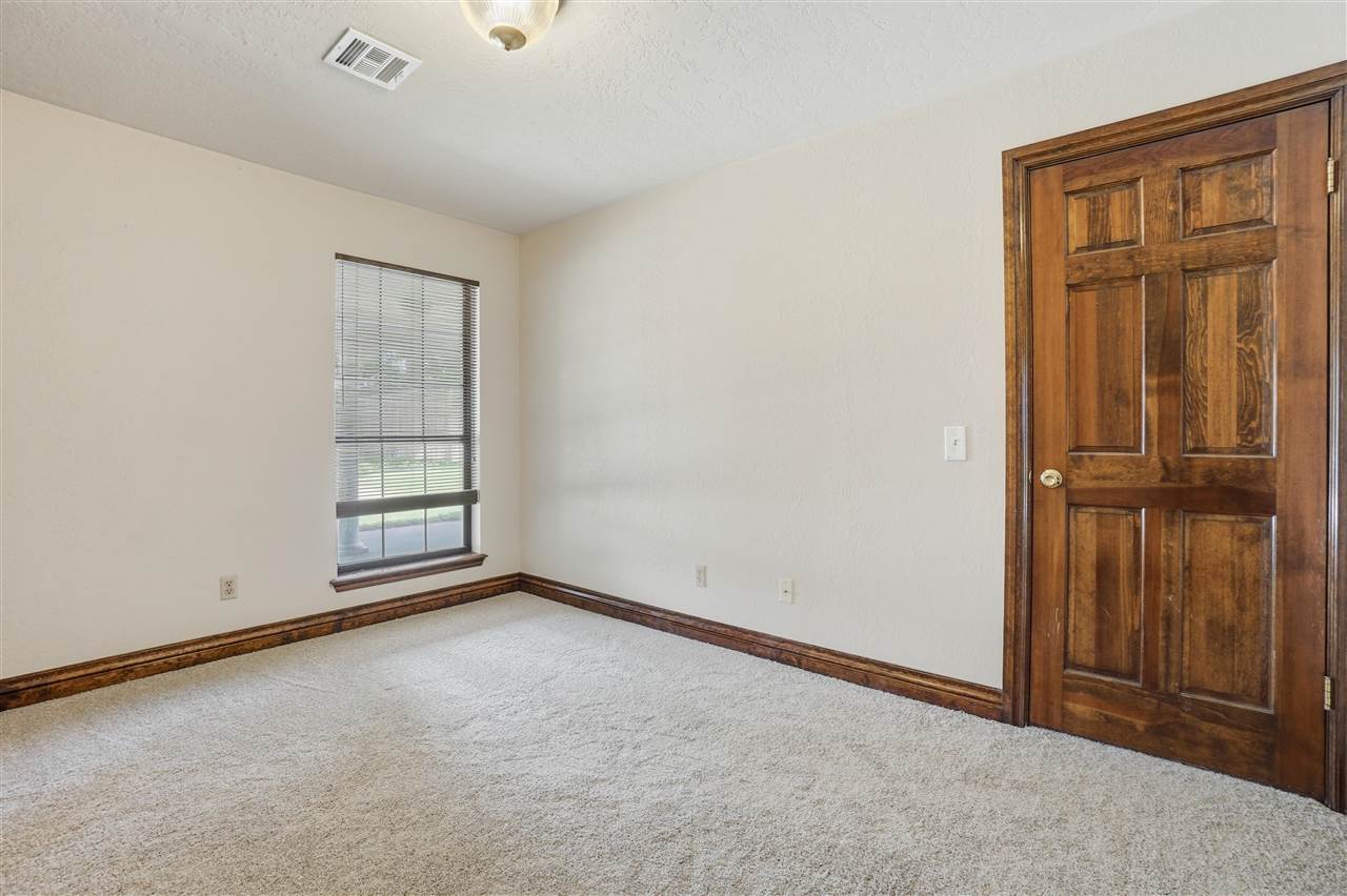 3006 NE Heritage Dr, Lawton, OK, 73507