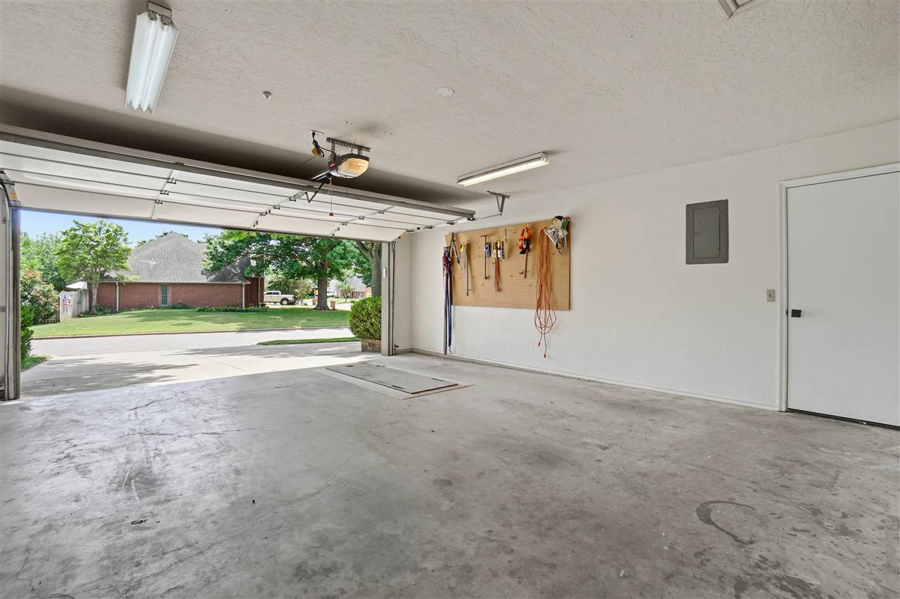 3006 NE Heritage Dr, Lawton, OK, 73507