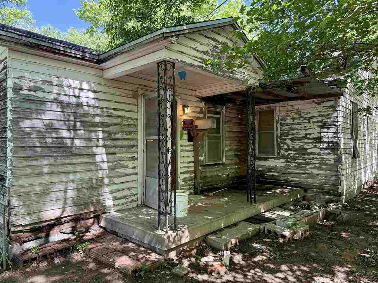 FEATURED PROPERTIES