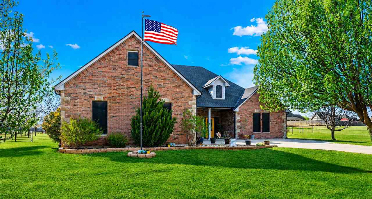 FEATURED PROPERTIES