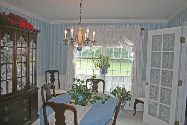 Photo 4 of 516 Essex Drive