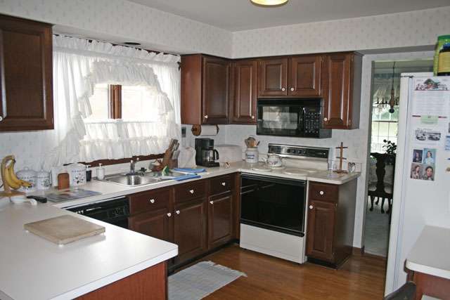 Photo 5 of 516 Essex Drive