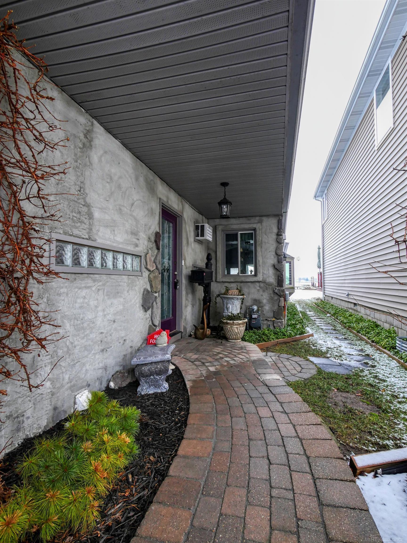 Homes for sale in East China, MI | 5403 Pointe Dr, East China, MI 48054 | MLS# 50132939