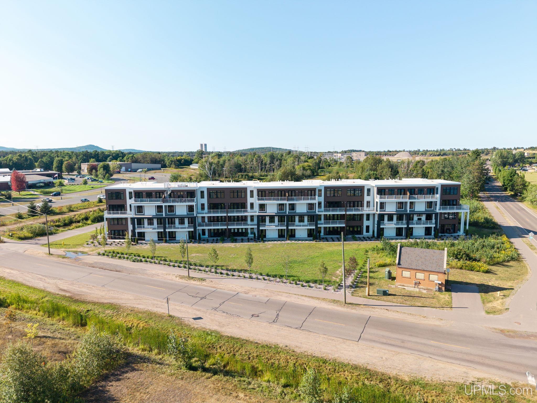 Photo 2 of Condo for sale at 2401 N Lakeshore Blvd, Marquette, MI 49855 | MLS# 50145757 | Listing updated on 2026-09-03