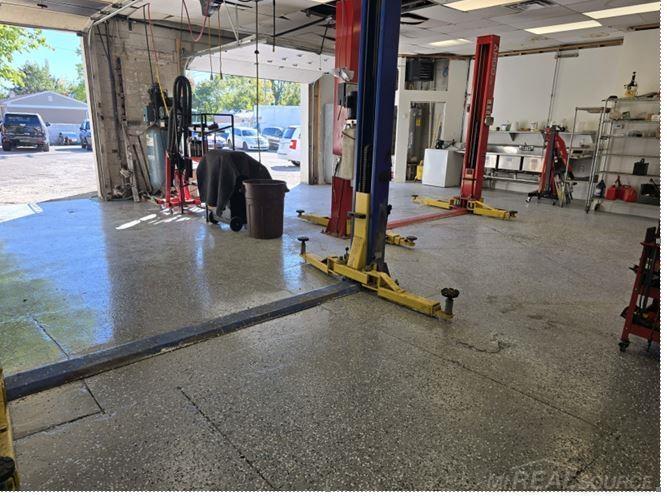 34470 S Gratiot Avenue, Clinton Township, MI, 48035